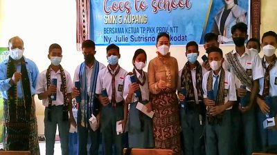TP PKK NTT Gelar Vaksinasi Goes To School di SMK Negeri 5 Kota Kupang