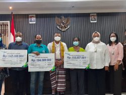 Pemkot Kupang Serahkan Santunan BPJS Ketenagakerjaan