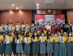 Bunda Julie Gaungkan Semangat Membaca dan Menulis di Kabupaten Kupang