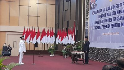 Gubernur VBL Lantik George Hadjoh Jadi Peniabat Wali Kota Kupang