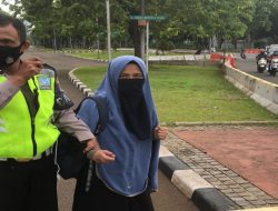 Polisi Amankan Wanita Bersenjata Api yang Terobos Istana Presiden RI