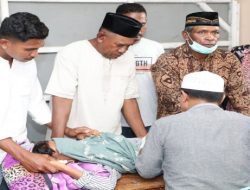 Puluhan Anak Antusias Ikut Sunat Massal Gratis dari Santri Dukung Ganjar NTT