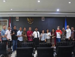 Puluhan Pohon Natal Akan Hiasi Jalan El Tari Kupang