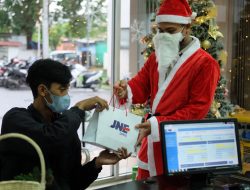 JNE Berbagi Kasih di Momen Hari Raya Natal