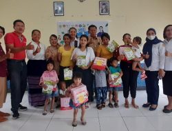 Tekan Stunting di Kota Kupang, Julie Laiskodat Serahkan Susu Mimo di Kelurahan Nefonaek