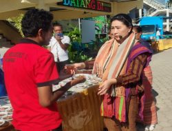 Julie Laiskodat Ajak Siswa SMAN 1 Kupang Gemar Makan Ikan dan Kelor