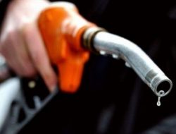 Kendaraan yang Isi BBM di SPBU Lamahora Wajib Tunjukan STNK