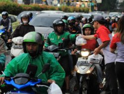 JNE Bagikan 10.000 Takjil di Bulan Suci Ramadan 2023