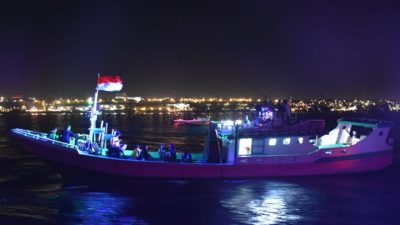 George Hadjoh Lepas Peserta Pawai Takbiran Laut di Kota Kupang