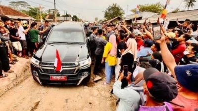 Jokowi Anggarkan Rp800 Miliar untuk Perbaikan Jalan Rusak di Lampung