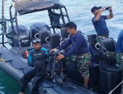 Denjaka TNI AL Celarance Bawah Laut di Sekitar Perairan Labuan Bajo