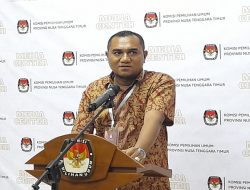 AWK Resmi Daftar ke KPU Sebagai Calon Anggota DPD RI