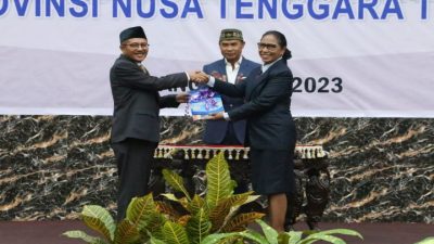 Gubernur Viktor Lantik Kosmas Lana jadi Sekda NTT