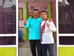 ‘Walikota’ dan Keluarga Muslim Bertemu Frans Aba di Lamahala 