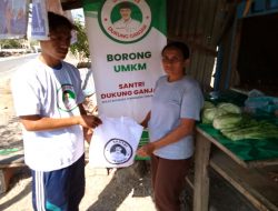 Santri Dukung Ganjar Borong Dagangan Pedagang Sayur di Kota Kupang