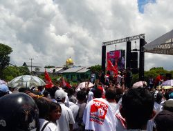 Kampanye di Kupang, Kaesang Hanya Bagi-bagi Baju dan Lakukan Simulasi Pencoblosan