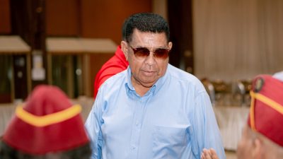 Esthon Foenay “Lepas Landas” Menuju Senayan