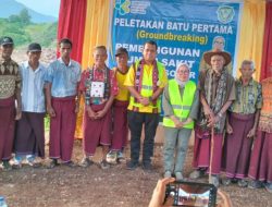 Maju Calon Gubernur NTT, Melki Laka Lena Pamitan dengan Warga Solor