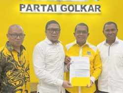 DPP Golkar Resmi Serahkan SK Dukungan untuk Melki Laka Lena dan Johni Asadoma