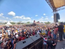 Ribuan Massa Hadiri Deklarasi Akbar MELKI-JOHNI di Tambolaka, SBD