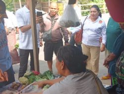 Johni Asadoma Borong Dagangan di Pasar Halelulik, Warga: Melki-Johni Harga Mati