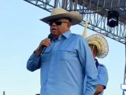 Esthon Foenay: Bae Sonde Bae Melki-Johni Lebe Bae