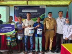 PT ICI Paints Salurkan 286 Galon Cat Dulux untuk Warga Penerima Program BSPS di Kupang Timur