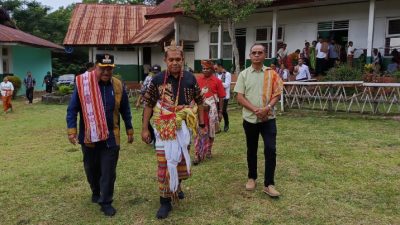 Gubernur Melki Minta Bupati Eduard Kembangkan Sekolah di TTS Sesuai Potensi Unggulan Daerah