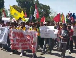 Ratusan Massa Mulai Datangi Gedung DPRD NTT