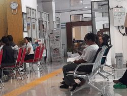 Warga Padati Loket Dinsos, Urus Administrasi Lebih Mudah di MPP Kota Kupang