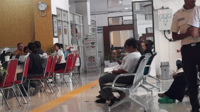 Warga Padati Loket Dinsos, Urus Administrasi Lebih Mudah di MPP Kota Kupang