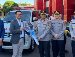BRI Serahkan Bantuan TJSL Satu Unit Mobil Ambulance untuk Polda NTT