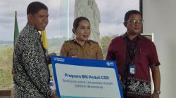 BRI Salurkan Beasiswa untuk 59 Mahasiswa UNIKA Weetebula