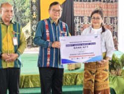 Dirut Charlie Hadir dan Salurkan KUR Saat Pembukaan Sidang Sinode GKS di Sumba Timur