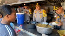 Dapur Lapangan Polri Bantu Pengungsi Gempa Ngada Lewati Masa Sulit