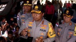 Polisi Jaga Rumah Warga dan Gotong Royong Bersihkan Puing Bangunan Pascagempa