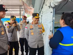 Kapolda Rudi Darmoko Temui Gempita, Bayi yang Lahir Saat Gempa Flores