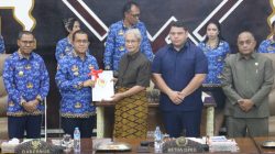 Gubernur Melki Serahkan RAPBD NTT 2027 Rp5,21 Triliun ke DPRD